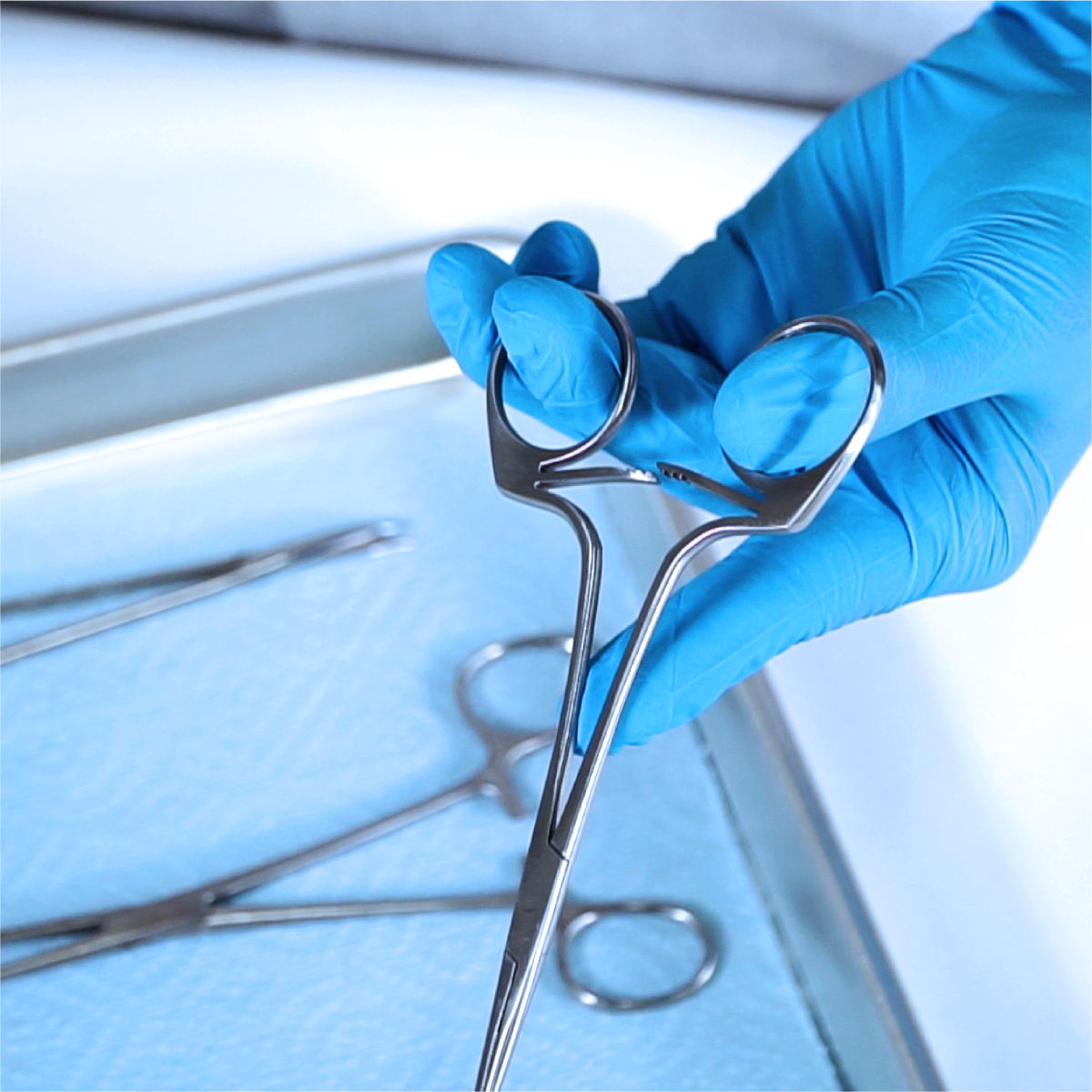 Our hemostats are ambidextrous making them ideal for medical professionals to use during surgery